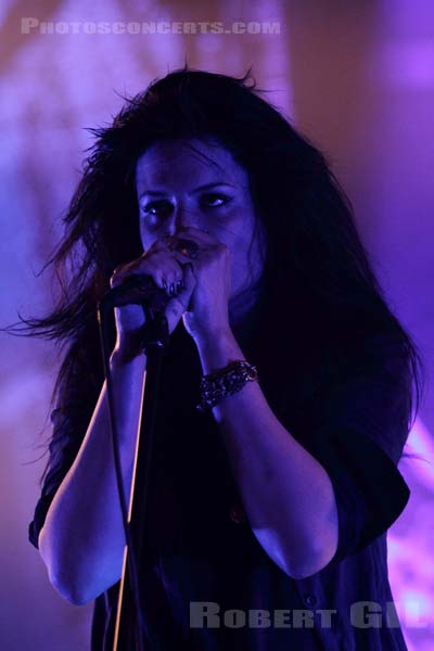 THE DEAD WEATHER - 2010-06-30 - PARIS - Le Bataclan - Alison Nicole Mosshart